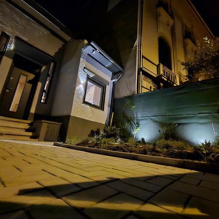Littlehouse- Entire Property For Maximum 4 People Bucureşti Ngoại thất bức ảnh